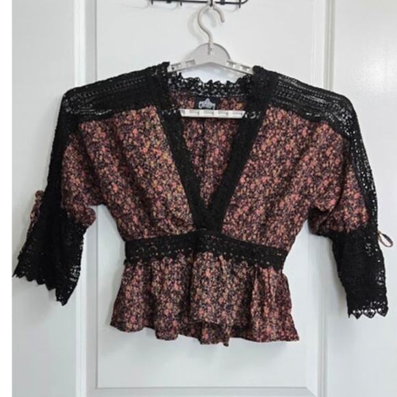 Angie Black Floral Lace Trim Boho Blouse Women's Size L - Picture 2 of 7